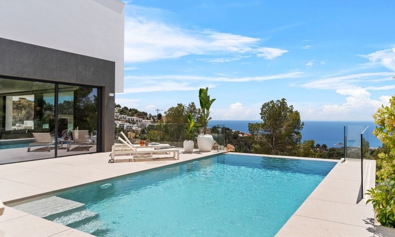 Villa de Lujo en Altea: Vistas al Mar, Espectacular villa de lujo en Altea, Alicante. 4 dormitorios en suite, piscina privada y vistas al mar. Diseño contemporáneo en Costa Blanca. ¡Viva el lujo medi