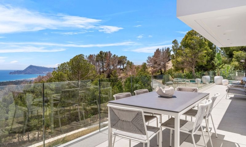 Villa de Lujo en Altea: Vistas al Mar, Espectacular villa de lujo en Altea, Alicante. 4 dormitorios en suite, piscina privada y vistas al mar. Diseño contemporáneo en Costa Blanca. ¡Viva el lujo medi