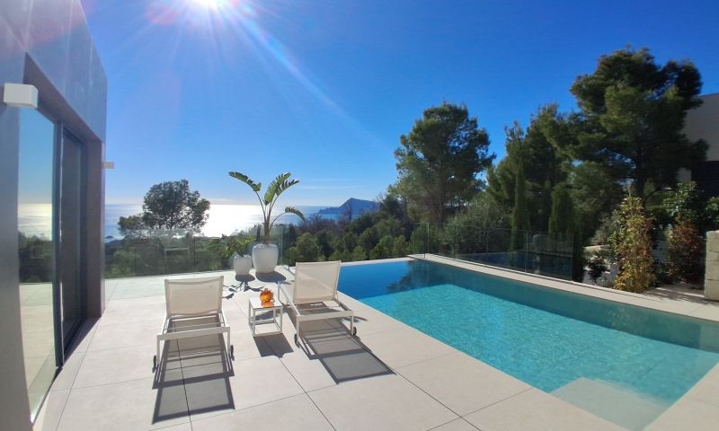 Villa de Lujo en Altea: Vistas al Mar, Espectacular villa de lujo en Altea, Alicante. 4 dormitorios en suite, piscina privada y vistas al mar. Diseño contemporáneo en Costa Blanca. ¡Viva el lujo medi