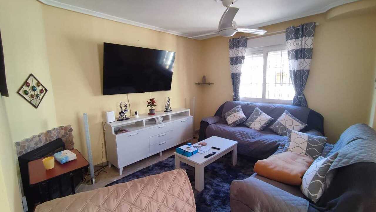 Adosado Exclusivo en Playa Flamenca: 3 Dormitorios, Amplias Terrazas., Adosado en venta en Playa Flamenca, Alicante. Disfruta de amplias terrazas, 3 hab, 2 baños y una ubicación privilegiada cerca de playas y golf. Tu oasis en Cost