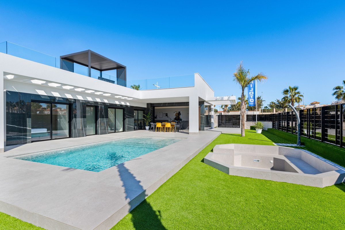 Villa de Lujo en Algorfa: Diseño y Confort Exclusivo, Villas de lujo en Algorfa, Alicante. 11 exclusivas residencias con piscina privada, cerca de golf y playas Costa Blanca. Lujo y privacidad.