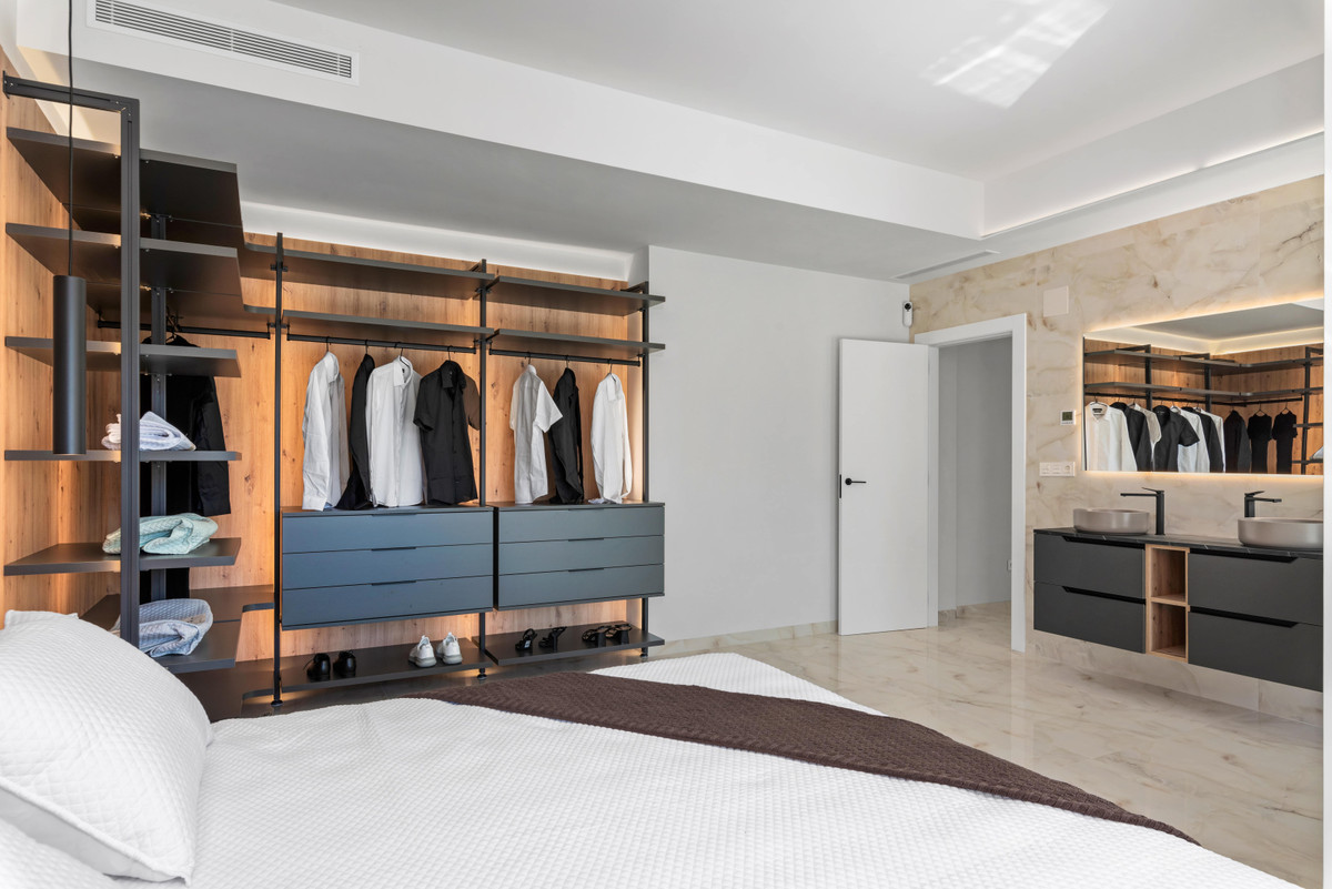 Villa de Lujo en Algorfa: Diseño y Confort Exclusivo, Villas de lujo en Algorfa, Alicante. 11 exclusivas residencias con piscina privada, cerca de golf y playas Costa Blanca. Lujo y privacidad.