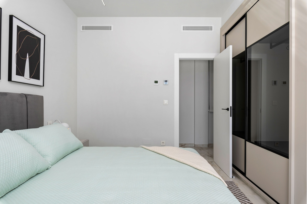 Villa de Lujo en Algorfa: Diseño y Confort Exclusivo, Villas de lujo en Algorfa, Alicante. 11 exclusivas residencias con piscina privada, cerca de golf y playas Costa Blanca. Lujo y privacidad.