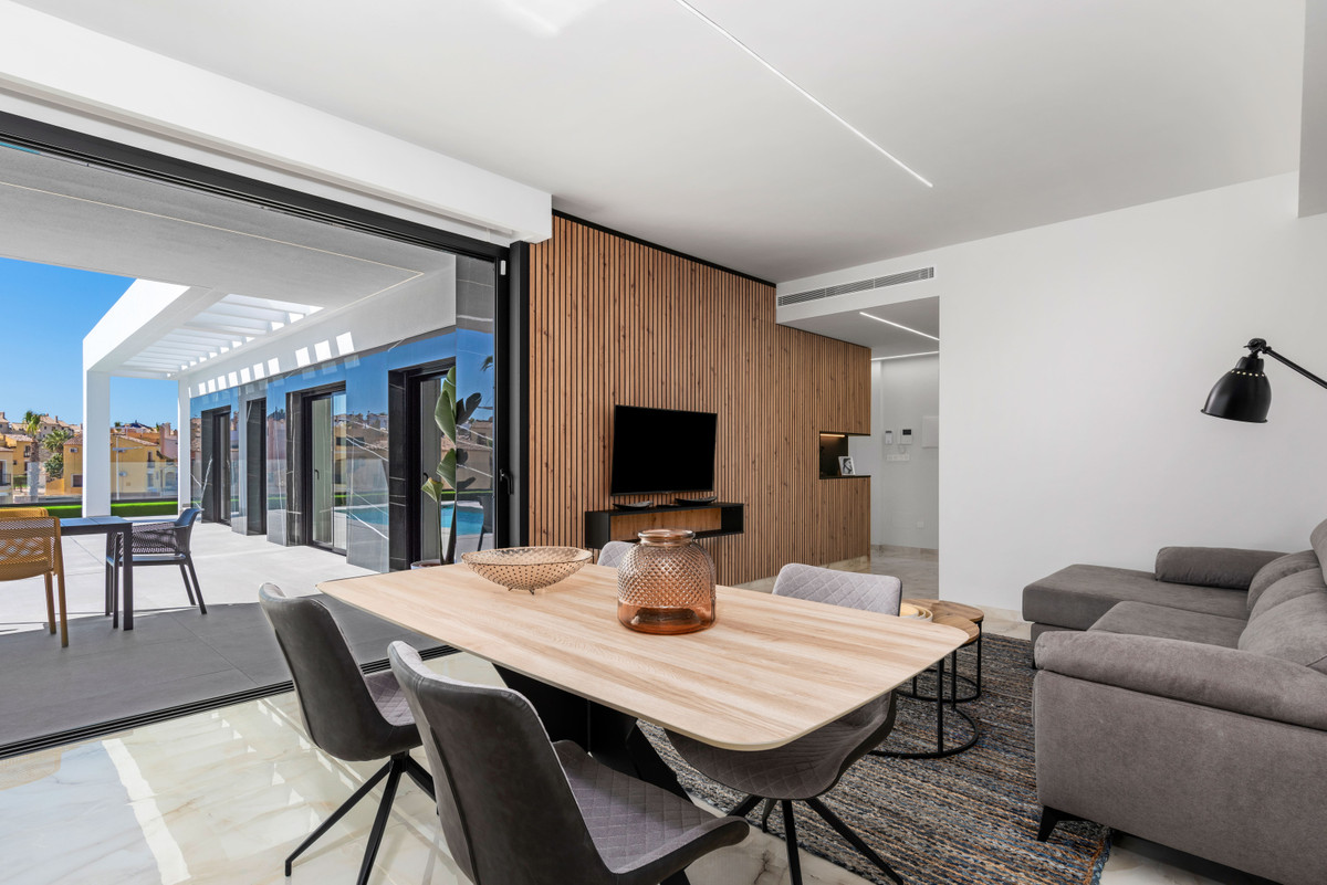 Villa de Lujo en Algorfa: Diseño y Confort Exclusivo, Villas de lujo en Algorfa, Alicante. 11 exclusivas residencias con piscina privada, cerca de golf y playas Costa Blanca. Lujo y privacidad.