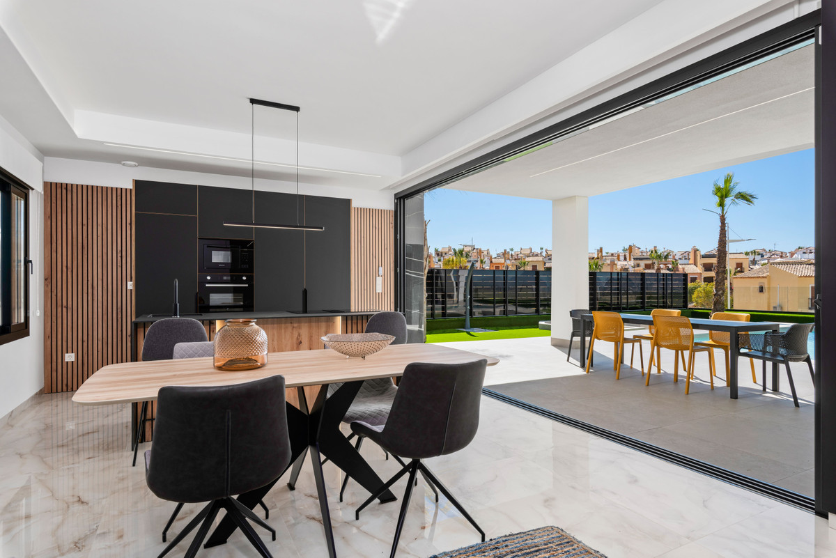 Villa de Lujo en Algorfa: Diseño y Confort Exclusivo, Villas de lujo en Algorfa, Alicante. 11 exclusivas residencias con piscina privada, cerca de golf y playas Costa Blanca. Lujo y privacidad.
