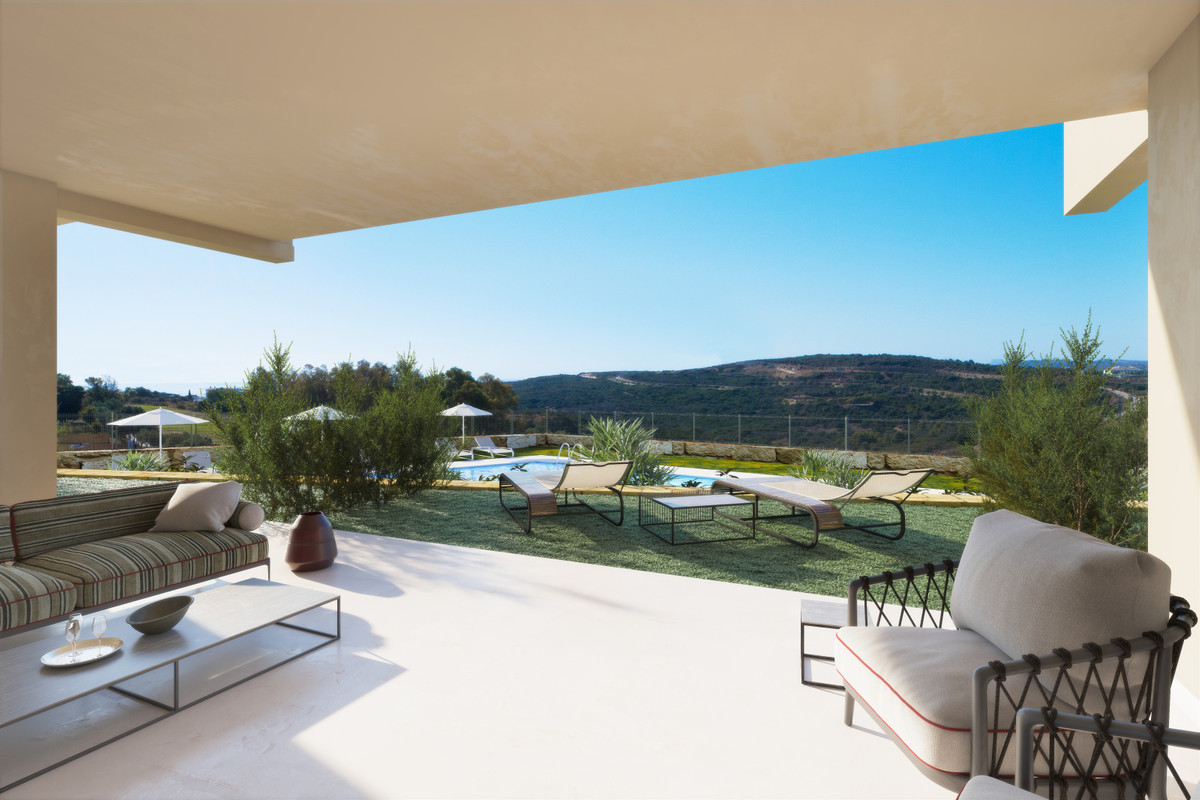 Estepona: Lujo, Golf y Vistas Panorámicas, Descubre apartamentos de lujo de 2 y 3 dormitorios en Estepona Golf. Vistas al mar/golf, piscina, jardines y acabados premium. Tu hogar ideal en la Costa del So