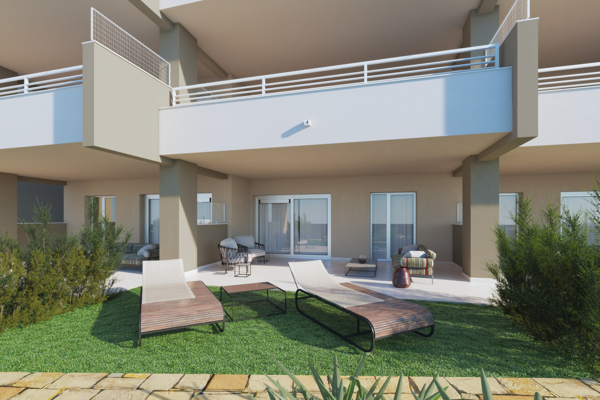 Estepona: Lujo, Golf y Vistas Panorámicas, Descubre apartamentos de lujo de 2 y 3 dormitorios en Estepona Golf. Vistas al mar/golf, piscina, jardines y acabados premium. Tu hogar ideal en la Costa del So
