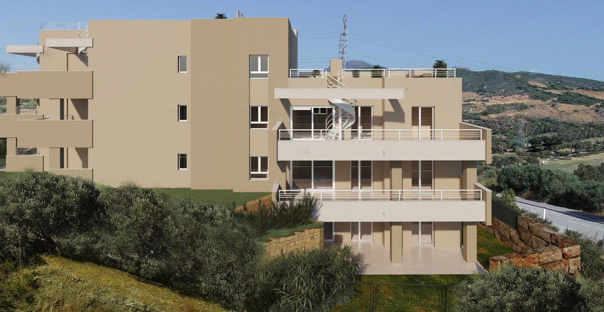 Estepona: Lujo, Golf y Vistas Panorámicas, Descubre apartamentos de lujo de 2 y 3 dormitorios en Estepona Golf. Vistas al mar/golf, piscina, jardines y acabados premium. Tu hogar ideal en la Costa del So