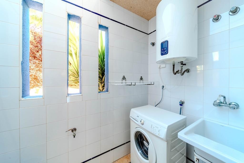 Aguamarina: Adosado con Piscina Privada, Vistas al Mar y Playa, Adosado de lujo en Aguamarina, Orihuela Costa. A 100m de la playa La Glea, con vistas al mar y piscina privada. 3 hab, 2 baños, amueblado. ¡Tu vida mediterránea