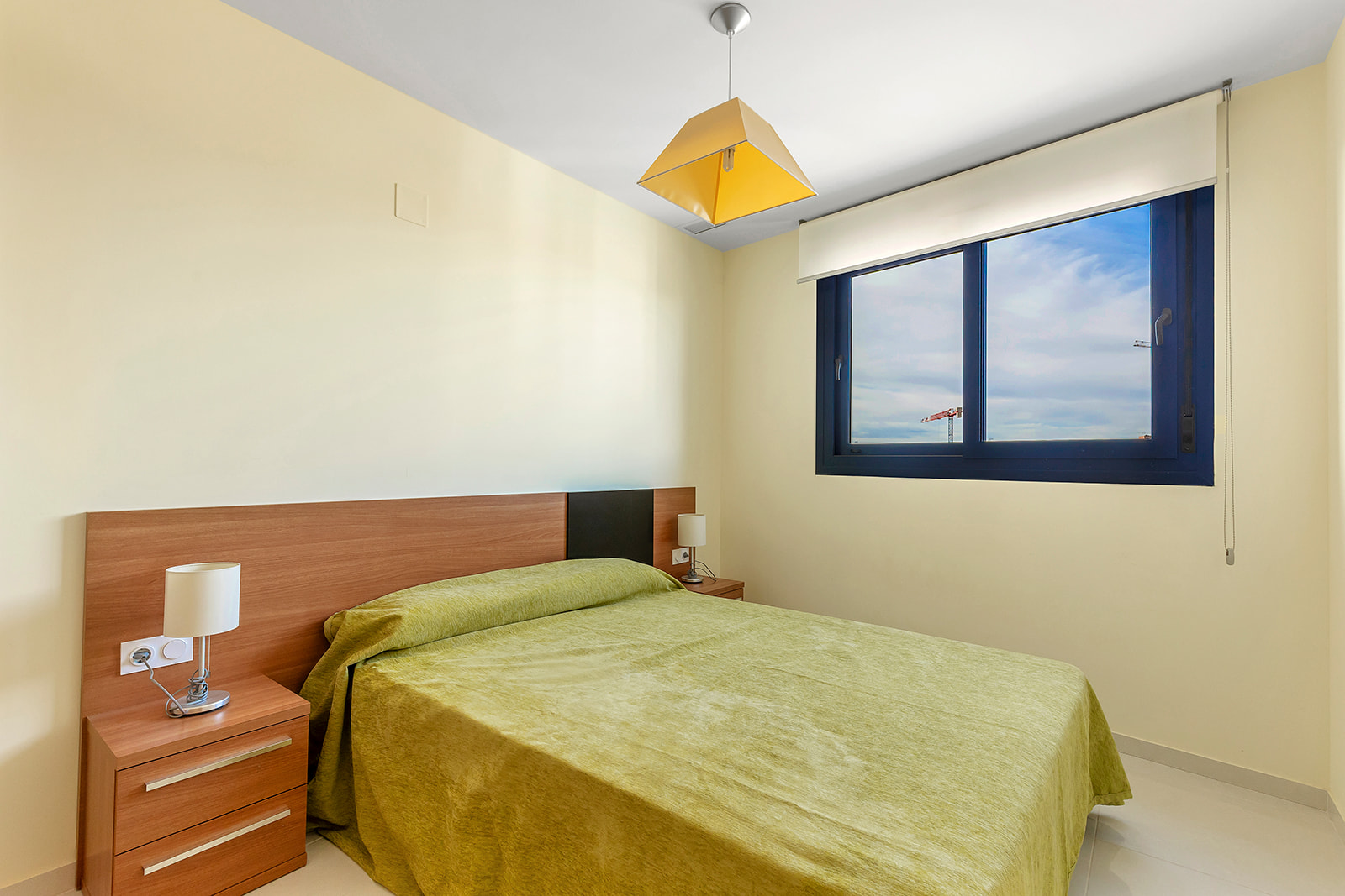 Ático Exclusivo en Punta Prima: Vistas al Mar y Jacuzzi, Ático de lujo en Punta Prima, Torrevieja. 2 dorm, 2 baños, vistas panorámicas al mar y solárium privado con jacuzzi. ¡Tu oasis mediterráneo por 699.000€!