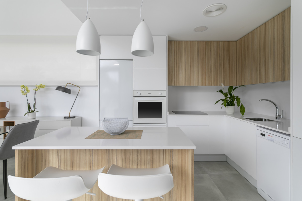 Calasparra: Tu Villa Moderna con Piscina Privada, Villas modernas en Calasparra, Murcia. 3 dorm., 2 baños, piscina privada, parcela 550m². Cerca de servicios, naturaleza y playas. ¡Su oasis!