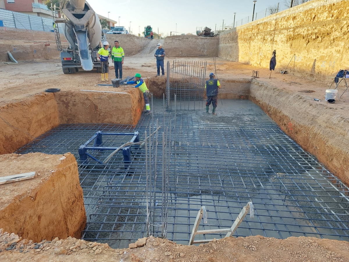 Ático de Ensueño en Torre-Pacheco: Piscina y Terraza, Descubre tu ático soñado en Torre-Pacheco, Murcia. 3 hab, 2 baños, terraza con barbacoa, piscina y garaje. Cerca de playas y golf. ¡Vive el confort por 233.000€
