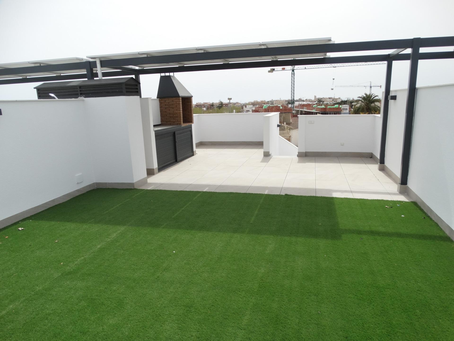 Tu Oasis Moderno en Pilar de la Horadada, Bungalows obra nueva en Pilar de la Horadada, Costa Blanca Sur. 2 hab, 2 baños. Máximo confort y vida mediterránea. ¡Oportunidad única!