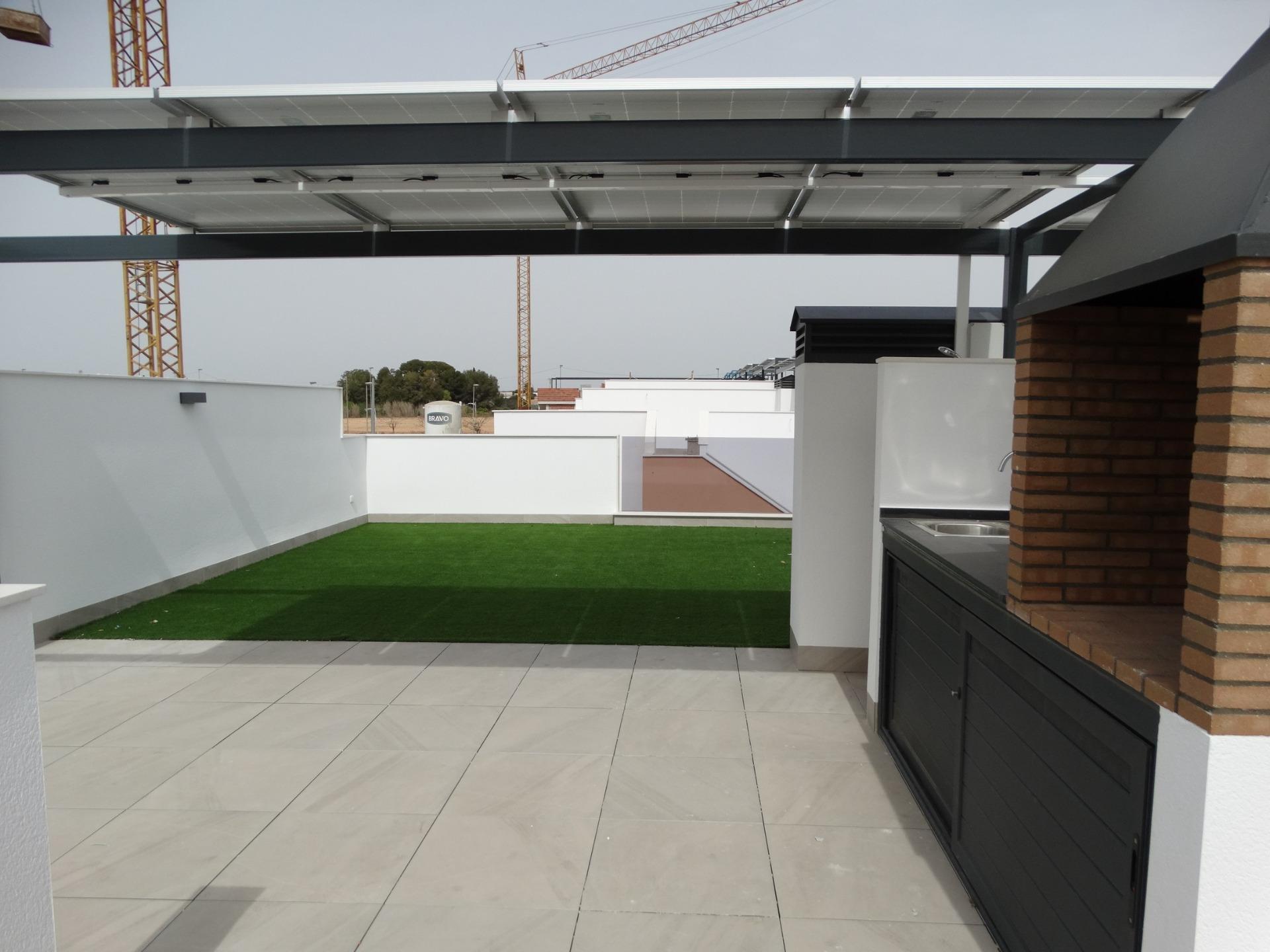 Tu Oasis Moderno en Pilar de la Horadada, Bungalows obra nueva en Pilar de la Horadada, Costa Blanca Sur. 2 hab, 2 baños. Máximo confort y vida mediterránea. ¡Oportunidad única!