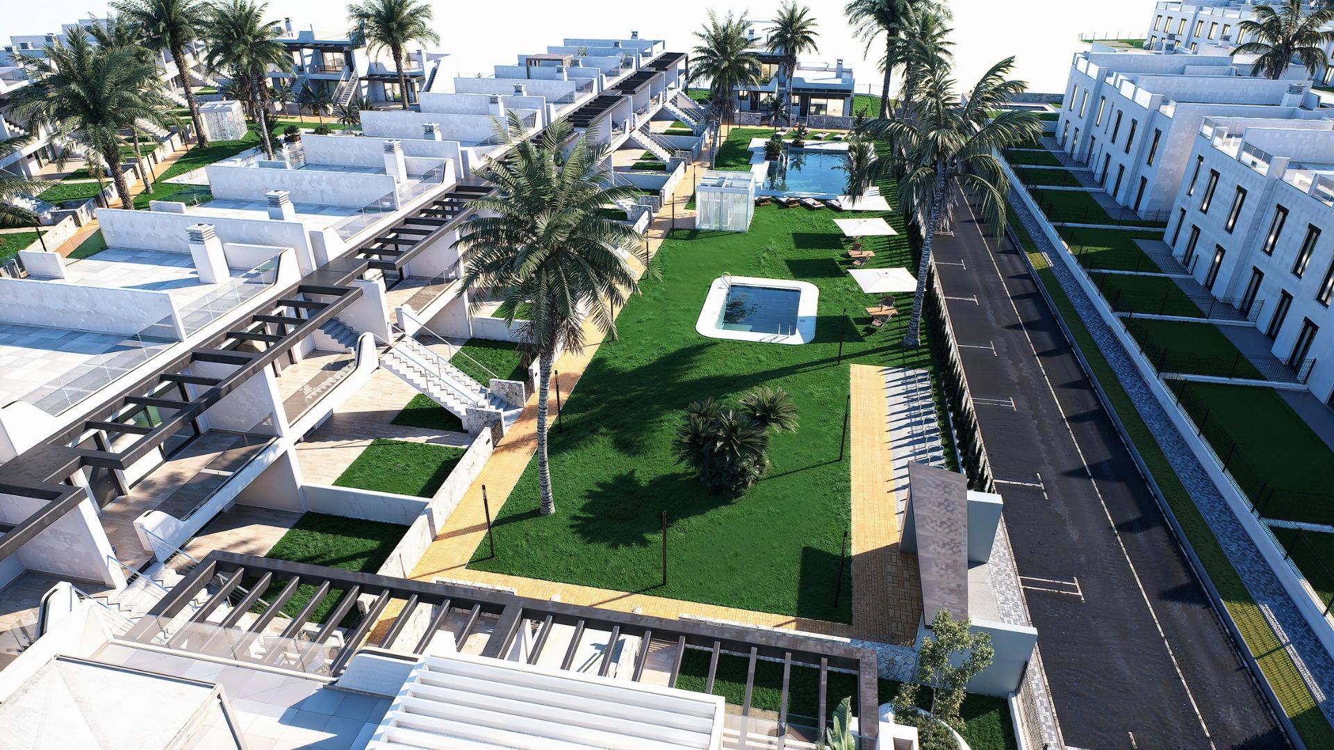 Tu Hogar de Ensueño en Pilar de la Horadada, Bungalows obra nueva en Pilar de la Horadada, Costa Blanca Sur. 3 hab, 2 baños. Jardines/solárium. Vive el Mediterráneo. ¡Invierte hoy!