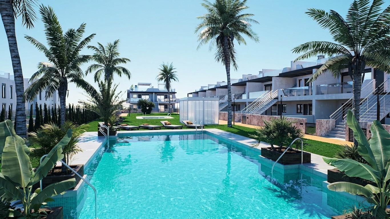 Tu Hogar de Ensueño en Pilar de la Horadada, Bungalows obra nueva en Pilar de la Horadada, Costa Blanca Sur. 3 hab, 2 baños. Jardines/solárium. Vive el Mediterráneo. ¡Invierte hoy!