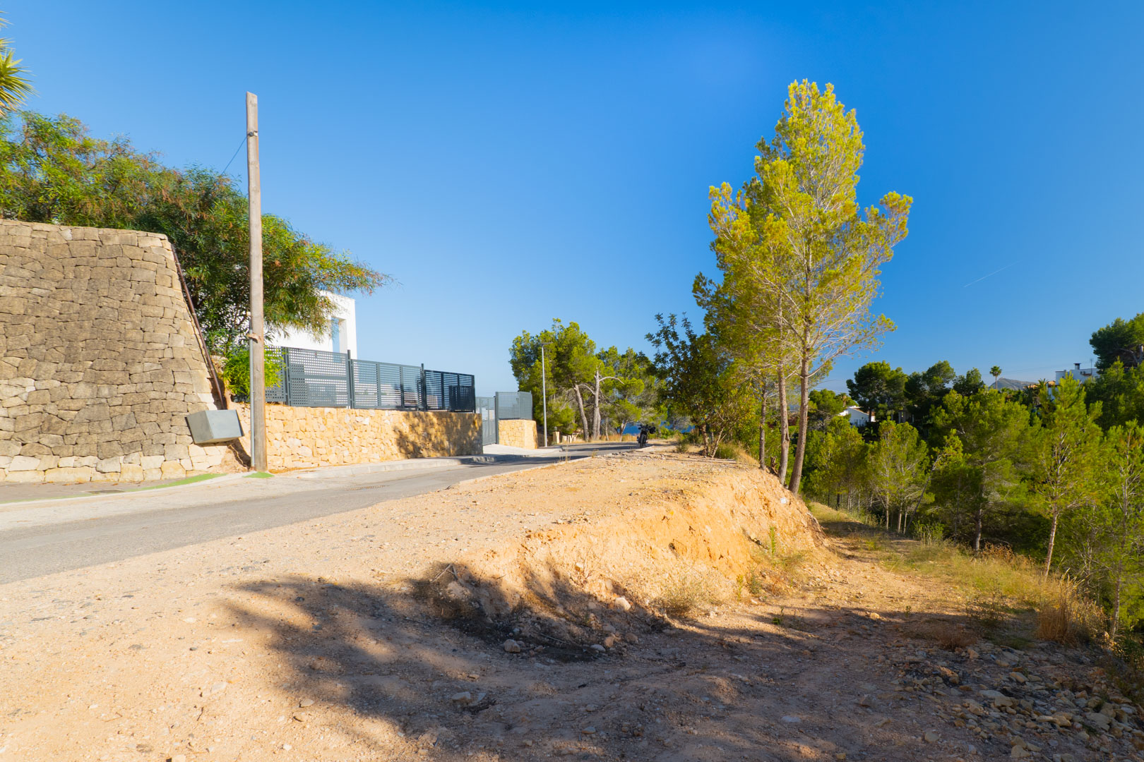 Parcela Exclusiva en Altea: Vistas al Mar, Gran Potencial, Parcela excepcional en Altea, Alicante. Construya la casa de sus sueños con vistas panorámicas al Mediterráneo. Inversión única en Costa Blanca por 179.000€. ¡S