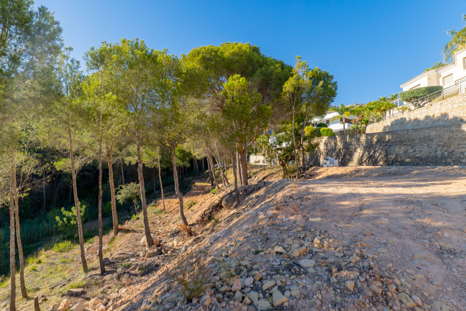 Parcela Exclusiva en Altea: Vistas al Mar, Gran Potencial, Parcela excepcional en Altea, Alicante. Construya la casa de sus sueños con vistas panorámicas al Mediterráneo. Inversión única en Costa Blanca por 179.000€. ¡S
