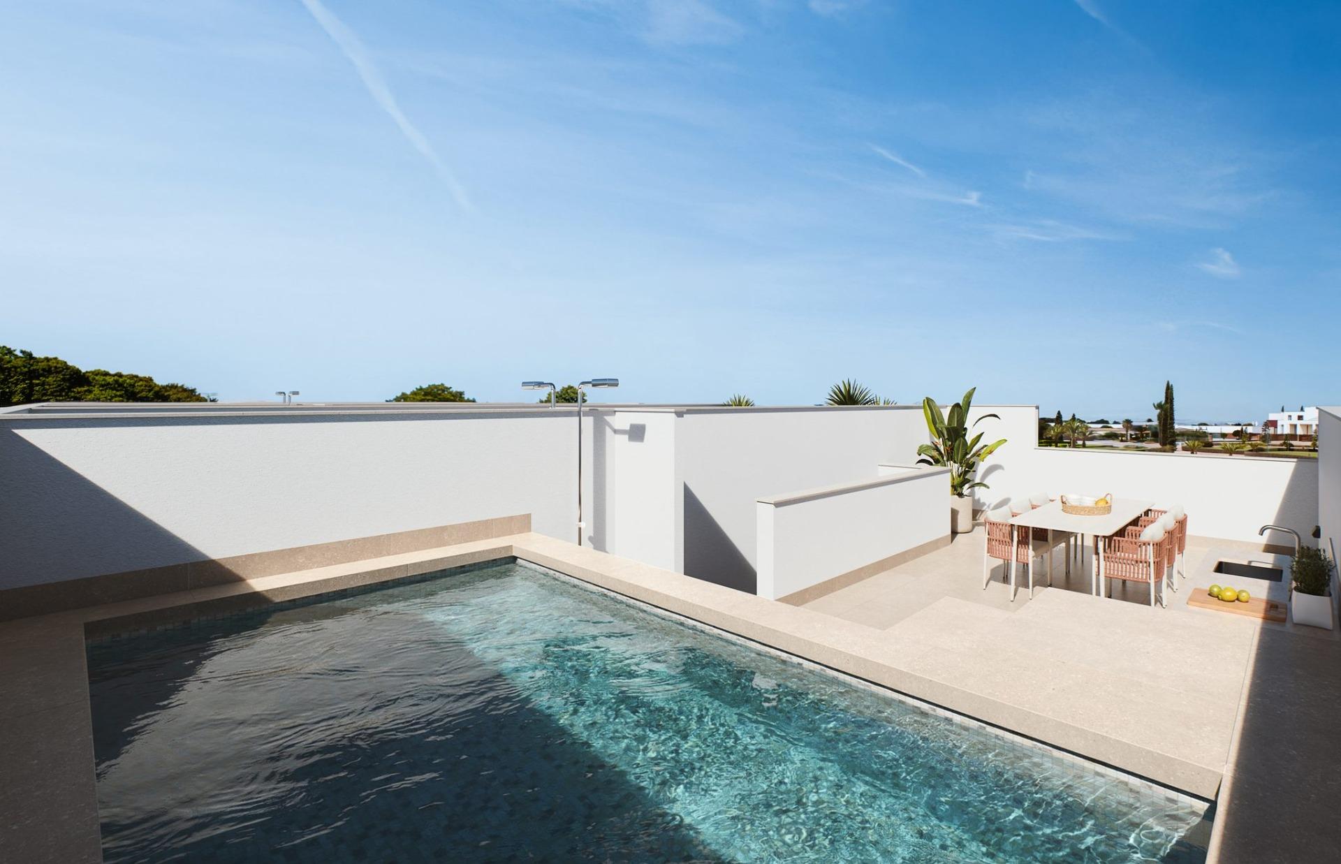 Tu Adosado de Lujo con Piscina en la Costa Cálida, Descubre 8 adosados de diseño contemporáneo en San Pedro del Pinatar, Murcia. Con 3 dormitorios, piscina privada, solárium y a minutos de la playa. ¡Tu sueño en