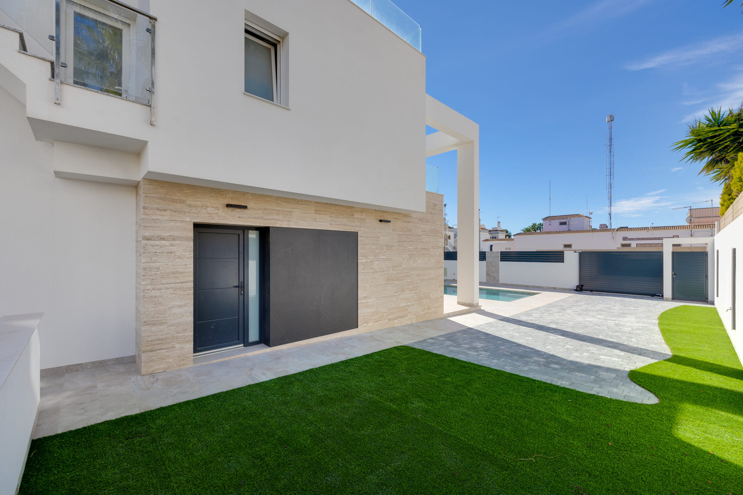Villas de Lujo en Costa Blanca South, Villas de obra nueva en Torrevieja, Costa Blanca. 4 hab/4 baños. Lujo, confort y alta rentabilidad. ¡Vive tu paraíso mediterráneo!