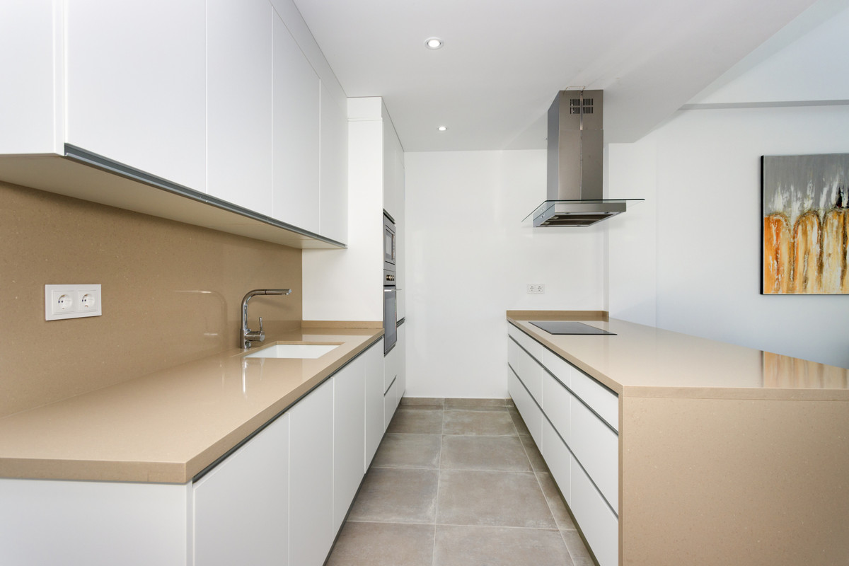 Villa de Lujo en Daya Nueva: Tu Paraíso Mediterráneo, Descubre exclusivas villas de nueva construcción en Daya Nueva, Alicante. Lujo y confort en una planta con piscina privada. Cerca de playas y aeropuerto. ¡Tu vi