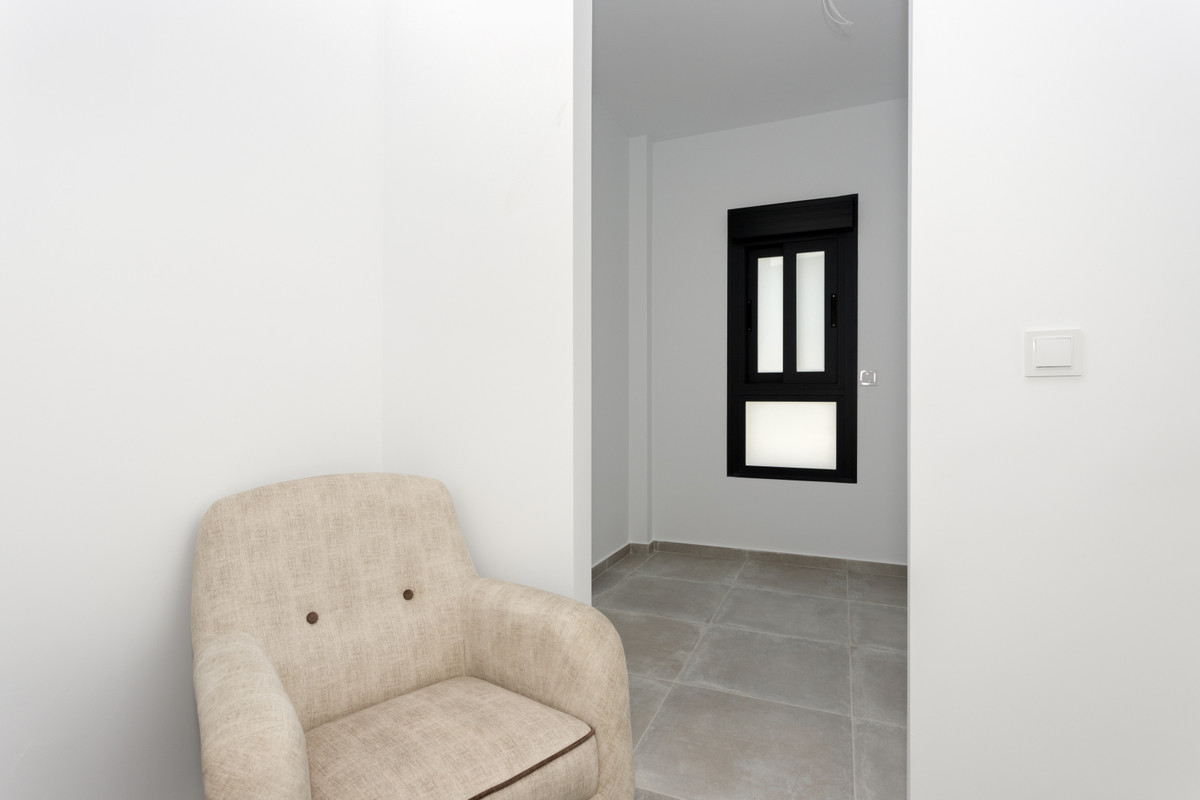 Villa de Lujo en Daya Nueva: Tu Paraíso Mediterráneo, Descubre exclusivas villas de nueva construcción en Daya Nueva, Alicante. Lujo y confort en una planta con piscina privada. Cerca de playas y aeropuerto. ¡Tu vi