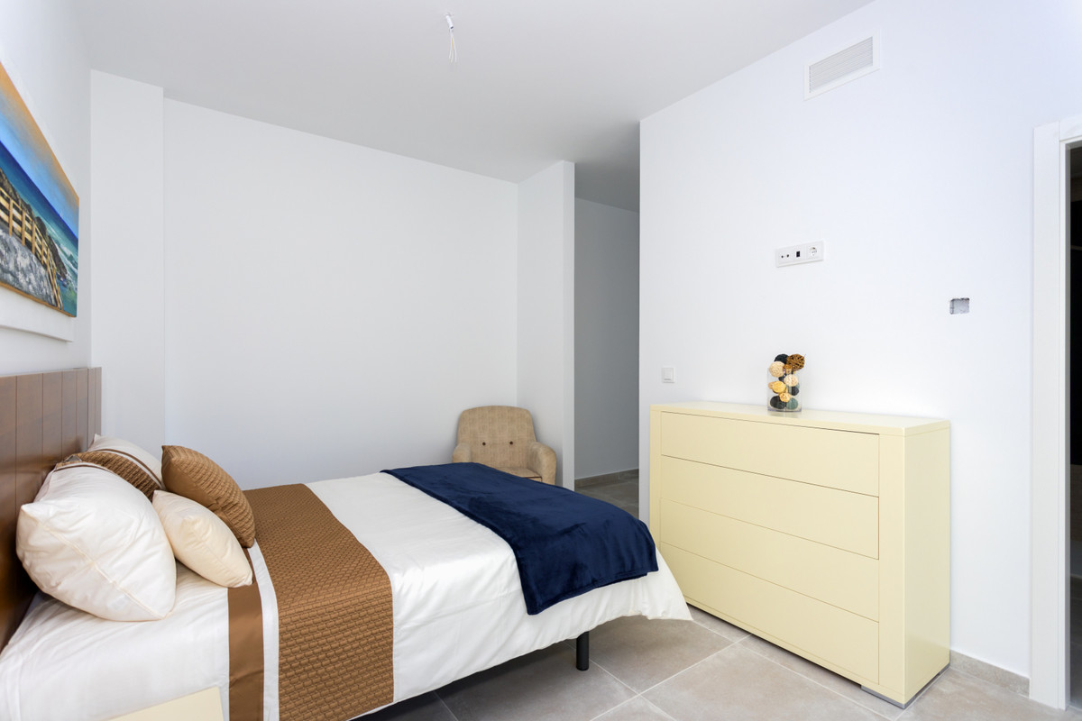 Villa de Lujo en Daya Nueva: Tu Paraíso Mediterráneo, Descubre exclusivas villas de nueva construcción en Daya Nueva, Alicante. Lujo y confort en una planta con piscina privada. Cerca de playas y aeropuerto. ¡Tu vi