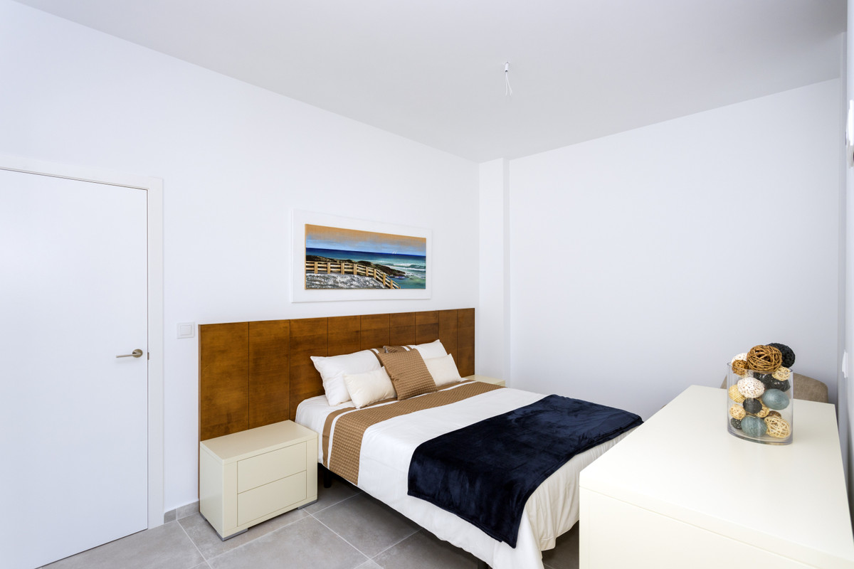 Villa de Lujo en Daya Nueva: Tu Paraíso Mediterráneo, Descubre exclusivas villas de nueva construcción en Daya Nueva, Alicante. Lujo y confort en una planta con piscina privada. Cerca de playas y aeropuerto. ¡Tu vi