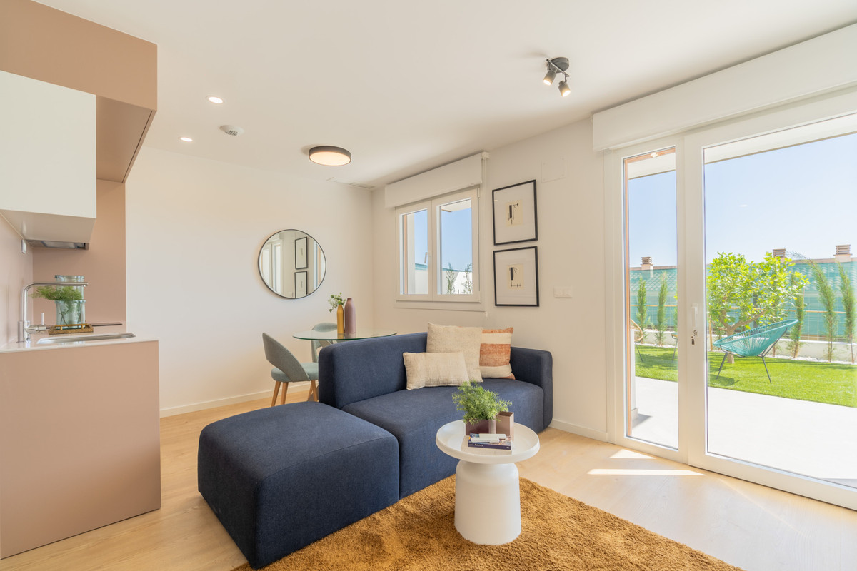 Exclusiva Villa en La Nucia: Vistas Bahía y Lujo, Villa de lujo obra nueva en La Nucia, Alicante. 4 hab, 3 baños. Vistas panorámicas al mar, diseño mediterráneo, sostenible y con todas las comodidades. ¡Oportun