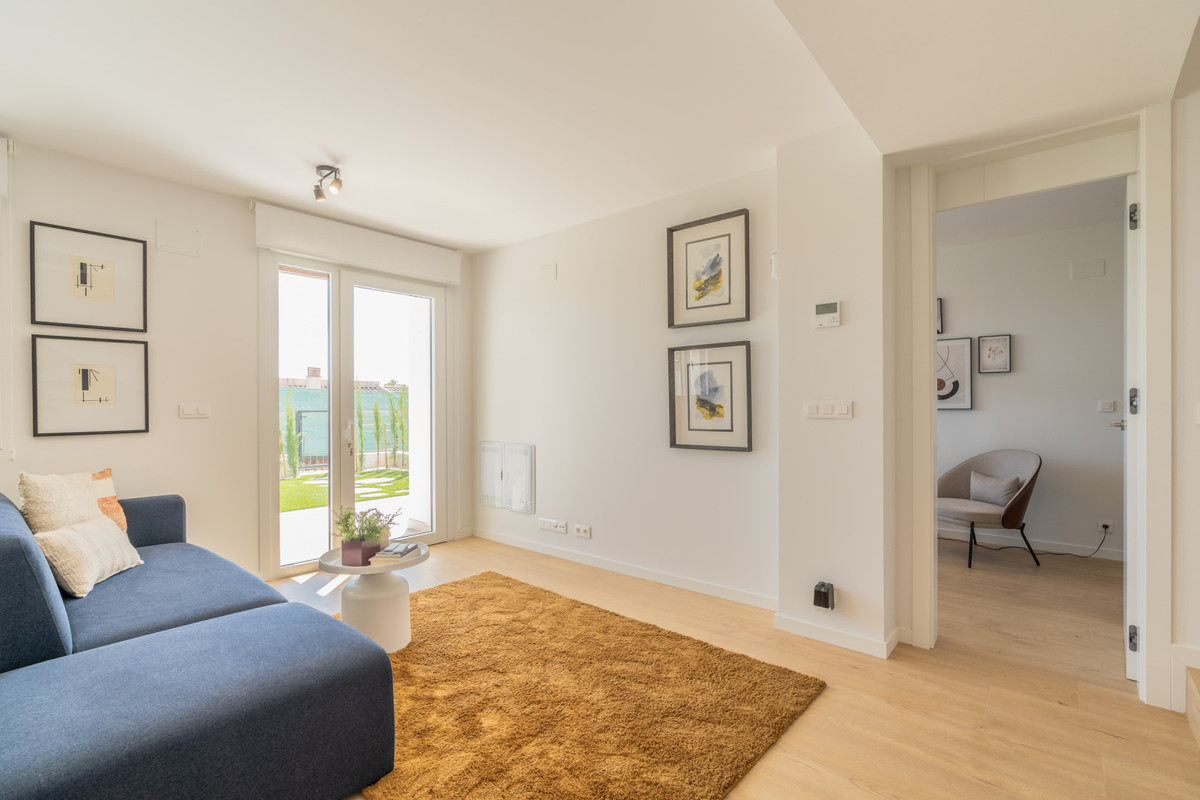 Exclusiva Villa en La Nucia: Vistas Bahía y Lujo, Villa de lujo obra nueva en La Nucia, Alicante. 4 hab, 3 baños. Vistas panorámicas al mar, diseño mediterráneo, sostenible y con todas las comodidades. ¡Oportun