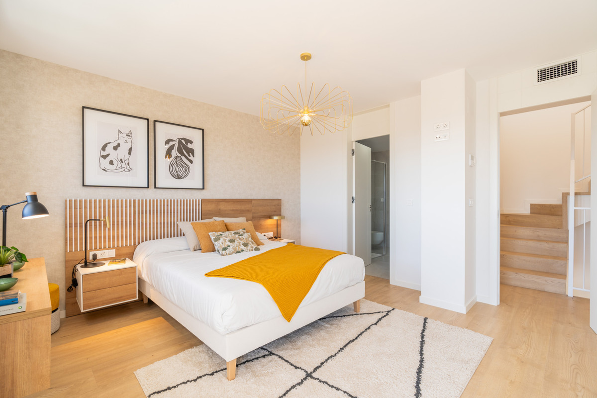 Exclusiva Villa en La Nucia: Vistas Bahía y Lujo, Villa de lujo obra nueva en La Nucia, Alicante. 4 hab, 3 baños. Vistas panorámicas al mar, diseño mediterráneo, sostenible y con todas las comodidades. ¡Oportun