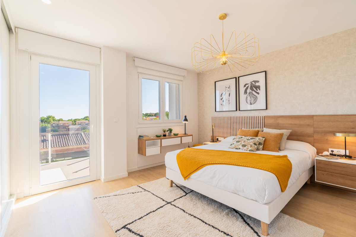 Exclusiva Villa en La Nucia: Vistas Bahía y Lujo, Villa de lujo obra nueva en La Nucia, Alicante. 4 hab, 3 baños. Vistas panorámicas al mar, diseño mediterráneo, sostenible y con todas las comodidades. ¡Oportun