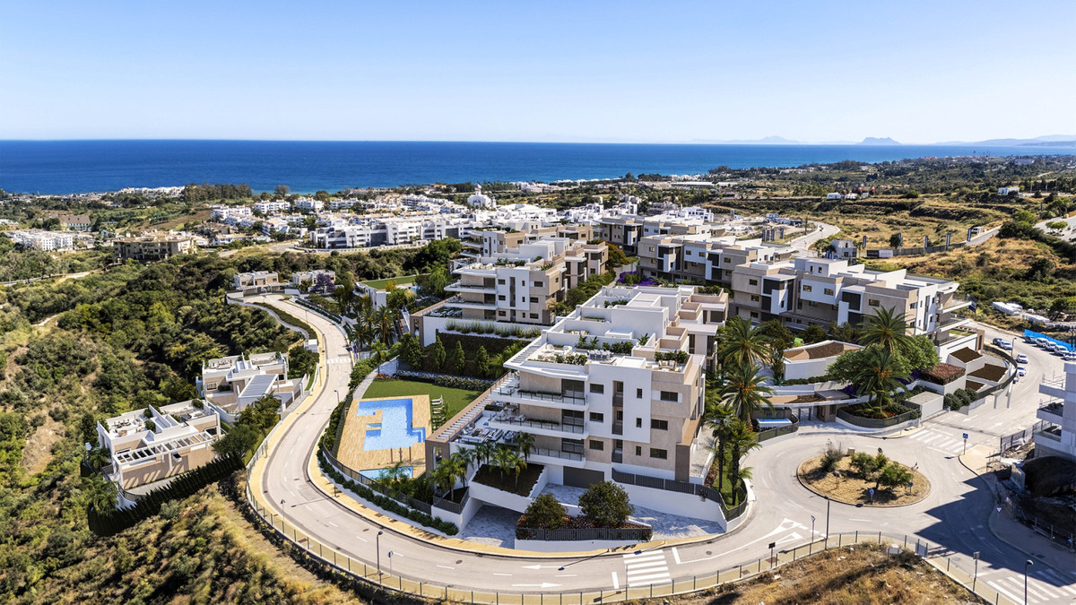 Estepona: Lujo, Vistas al Mar y Vida Exclusiva, Descubre apartamentos de lujo en la New Golden Mile de Estepona. Vistas al mar, comunidad exclusiva con spa, piscinas infinitas y seguridad 24h. ¡Vive el sueño