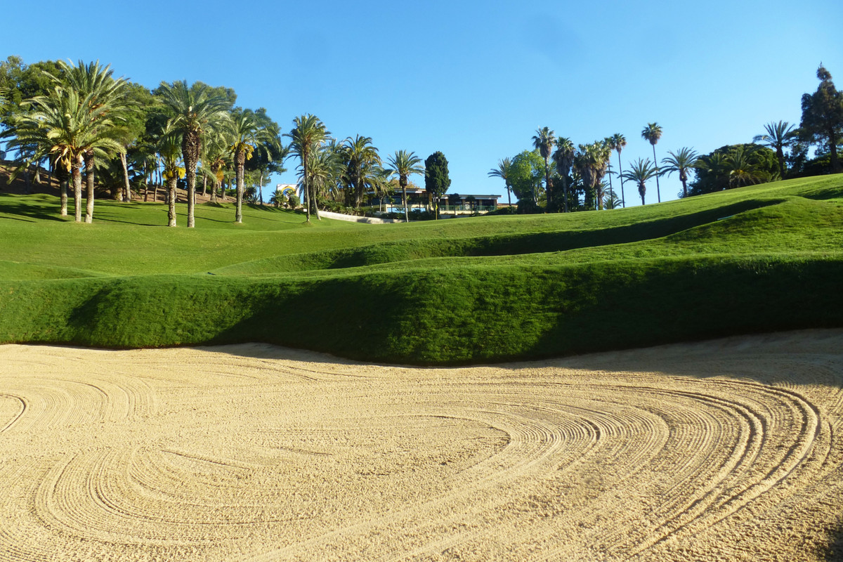 Benalmádena: Lujo Exclusivo con Vistas al Mediterráneo, Finca Doña María: lujo en Benalmádena, Costa del Sol. Exclusivos apartamentos y áticos con vistas, piscina infinity y Casa Club. ¡Vive el sueño mediterráneo!