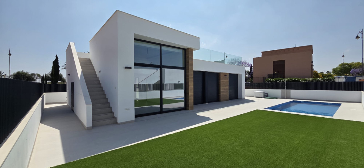 Exclusivas Villas Modernas en Condado de Alhama Golf, Villas de lujo en Condado de Alhama Golf, Murcia. Exclusivas residencias de 2-3 dormitorios con jardín, solárium y piscina. Vive el Mediterráneo. ¡Tu inversión