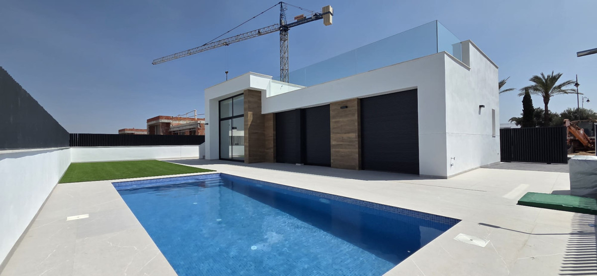 Exclusivas Villas Modernas en Condado de Alhama Golf, Villas de lujo en Condado de Alhama Golf, Murcia. Exclusivas residencias de 2-3 dormitorios con jardín, solárium y piscina. Vive el Mediterráneo. ¡Tu inversión