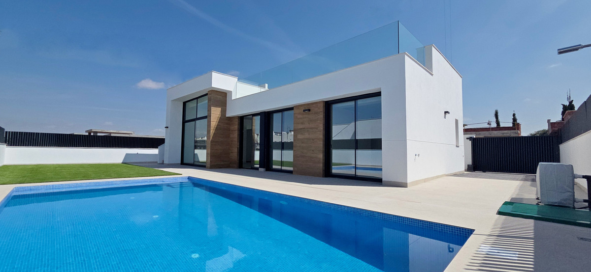 Exclusivas Villas Modernas en Condado de Alhama Golf, Villas de lujo en Condado de Alhama Golf, Murcia. Exclusivas residencias de 2-3 dormitorios con jardín, solárium y piscina. Vive el Mediterráneo. ¡Tu inversión