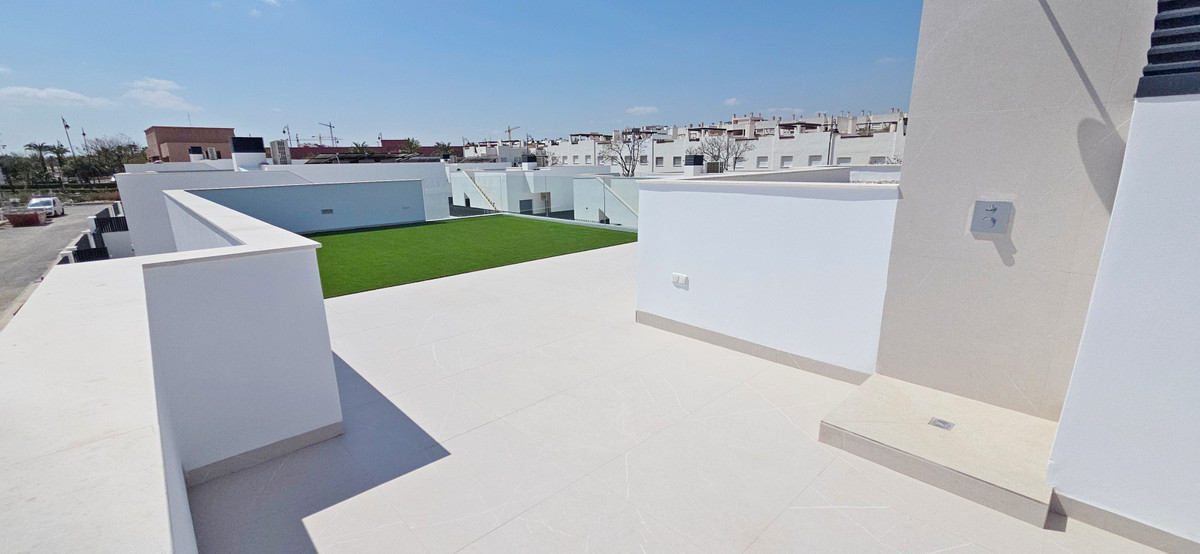 Exclusivas Villas Modernas en Condado de Alhama Golf, Villas de lujo en Condado de Alhama Golf, Murcia. Exclusivas residencias de 2-3 dormitorios con jardín, solárium y piscina. Vive el Mediterráneo. ¡Tu inversión
