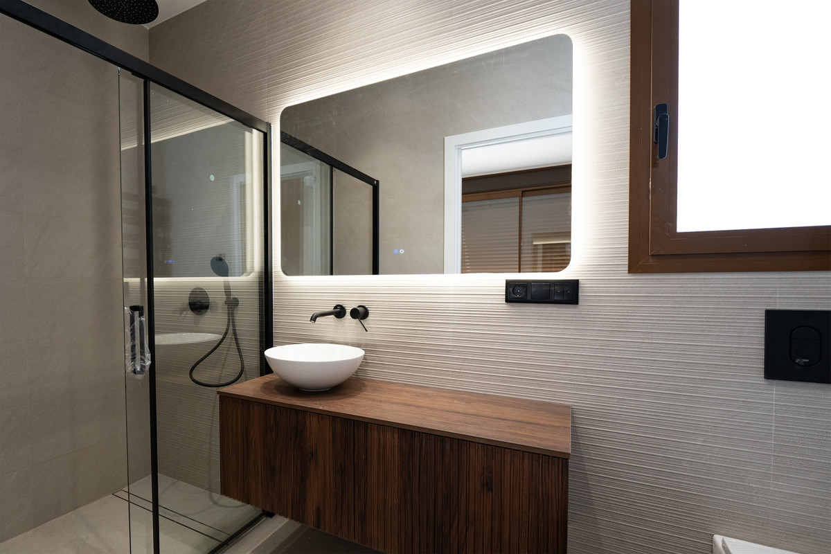 Villa de Lujo en Rojales: Golf, Mar y Exclusividad, Villa de lujo en Rojales, Alicante. Viva el sueño en Costa Blanca Sur: golf, playas y servicios a su alcance. Diseño vanguardista, 4 dorm., piscina privada. ¡Su