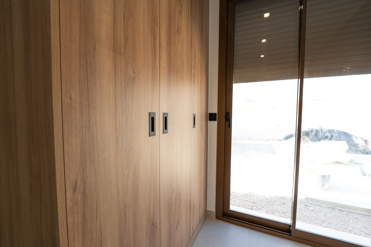 Villa de Lujo en Rojales: Golf, Mar y Exclusividad, Villa de lujo en Rojales, Alicante. Viva el sueño en Costa Blanca Sur: golf, playas y servicios a su alcance. Diseño vanguardista, 4 dorm., piscina privada. ¡Su