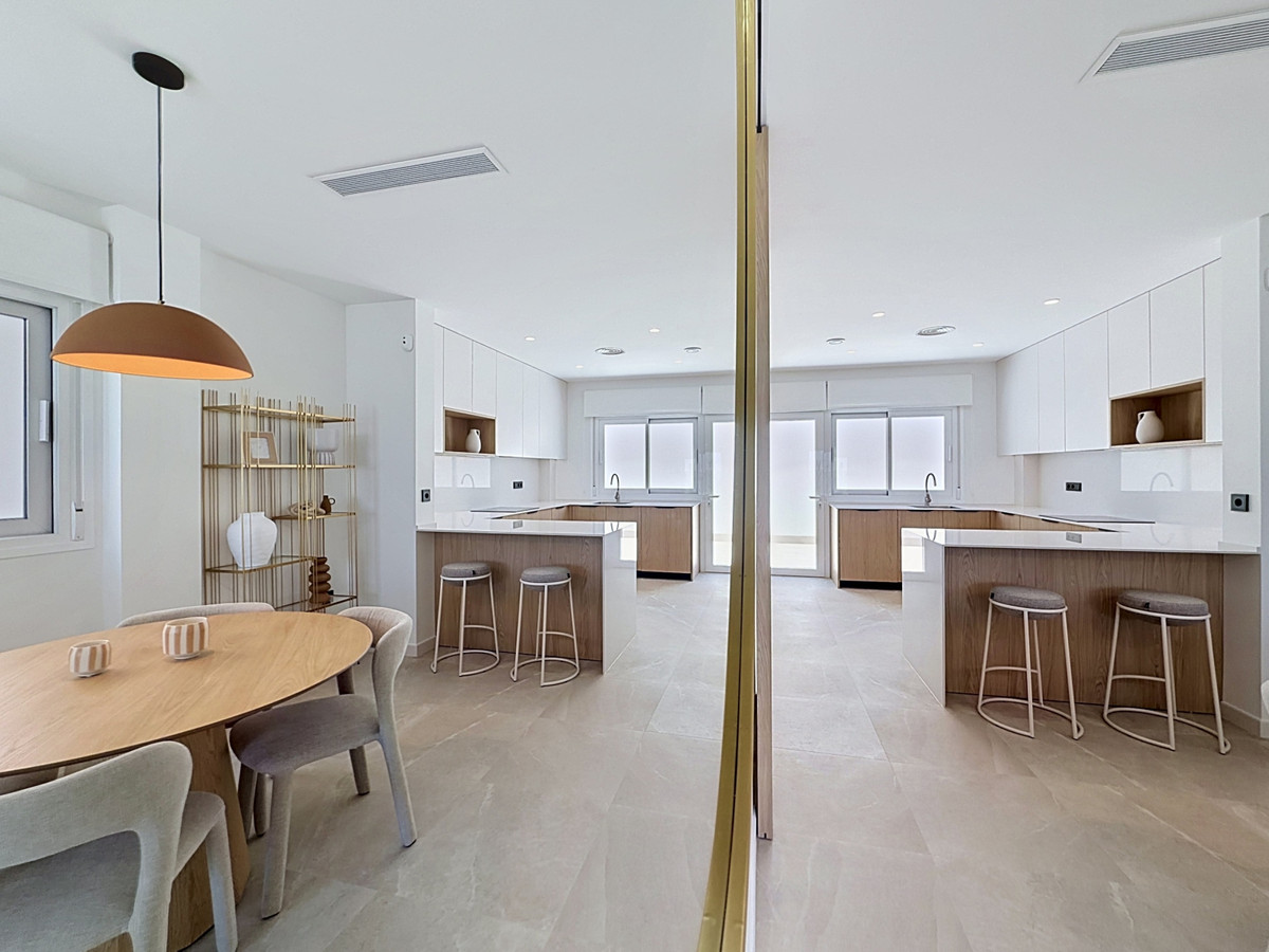 San Javier: Lujo Moderno y Piscina Privada, Apartamentos de lujo obra nueva en San Javier, Murcia. 2 dorm, 2 baños. Piscina privada o solárium. Calidades premium, cerca de playas y golf. ¡Tu inversión ide