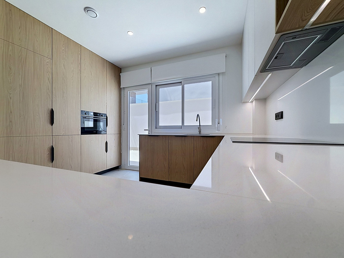 San Javier: Lujo Moderno y Piscina Privada, Apartamentos de lujo obra nueva en San Javier, Murcia. 2 dorm, 2 baños. Piscina privada o solárium. Calidades premium, cerca de playas y golf. ¡Tu inversión ide