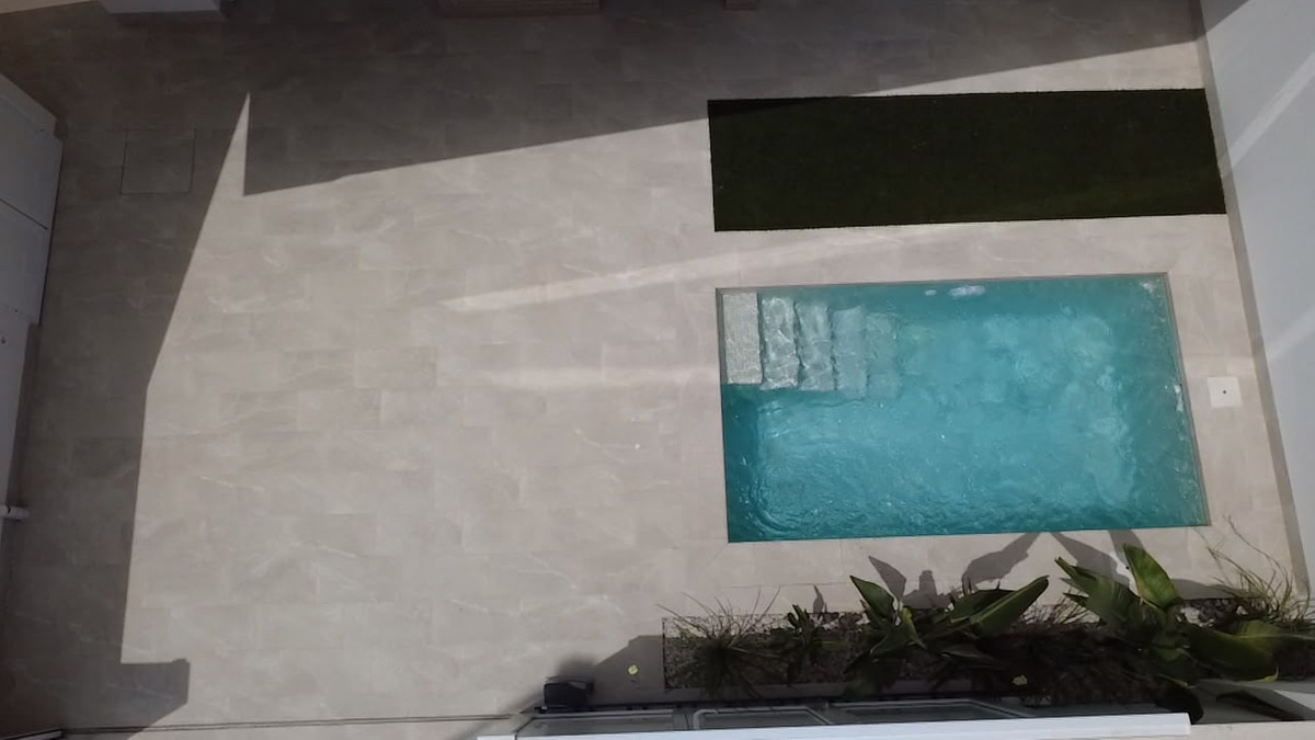San Javier: Lujo Moderno y Piscina Privada, Apartamentos de lujo obra nueva en San Javier, Murcia. 2 dorm, 2 baños. Piscina privada o solárium. Calidades premium, cerca de playas y golf. ¡Tu inversión ide