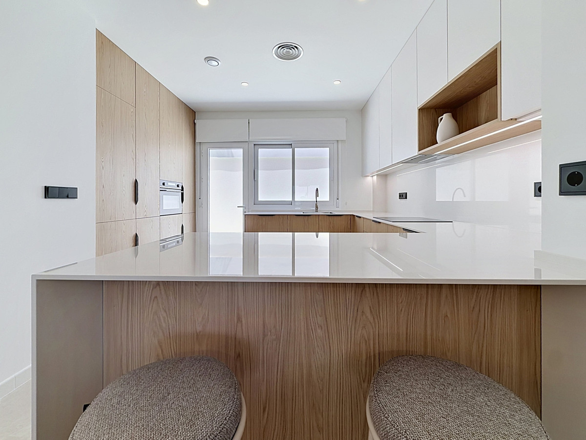 San Javier: Lujo Moderno y Piscina Privada, Apartamentos de lujo obra nueva en San Javier, Murcia. 2 dorm, 2 baños. Piscina privada o solárium. Calidades premium, cerca de playas y golf. ¡Tu inversión ide