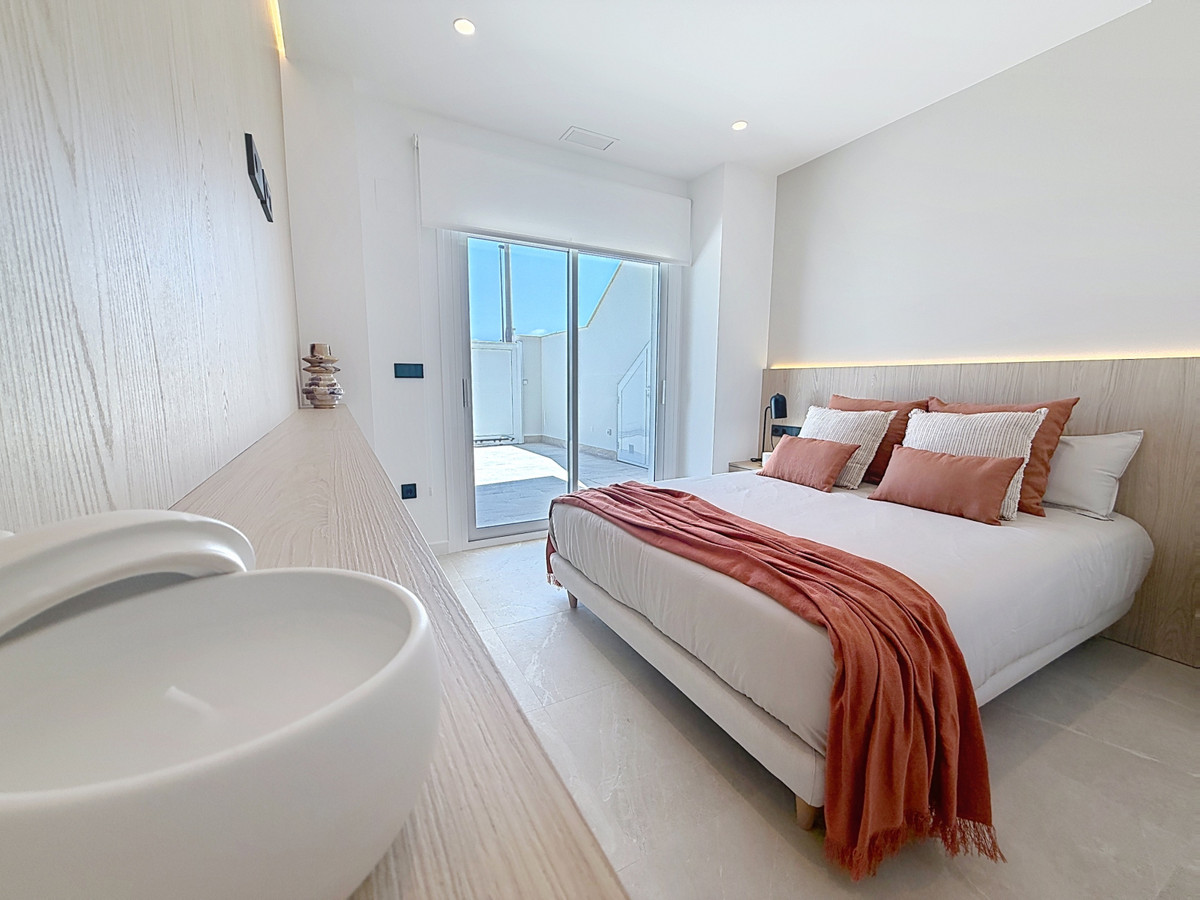 San Javier: Lujo Moderno y Piscina Privada, Apartamentos de lujo obra nueva en San Javier, Murcia. 2 dorm, 2 baños. Piscina privada o solárium. Calidades premium, cerca de playas y golf. ¡Tu inversión ide