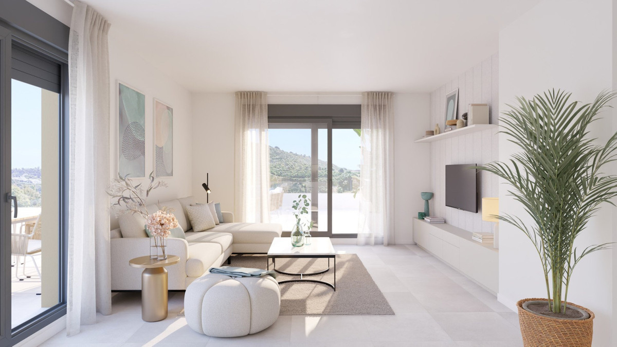 Mijas Costa: Lujo, Golf y Vistas Panorámicas, Apartamento de lujo en Calanova Golf, Mijas Costa. 2 hab, 2 baños, primera línea de golf con vistas. Piscina, gimnasio. ¡Vive la Costa del Sol! Desde 352.000€.