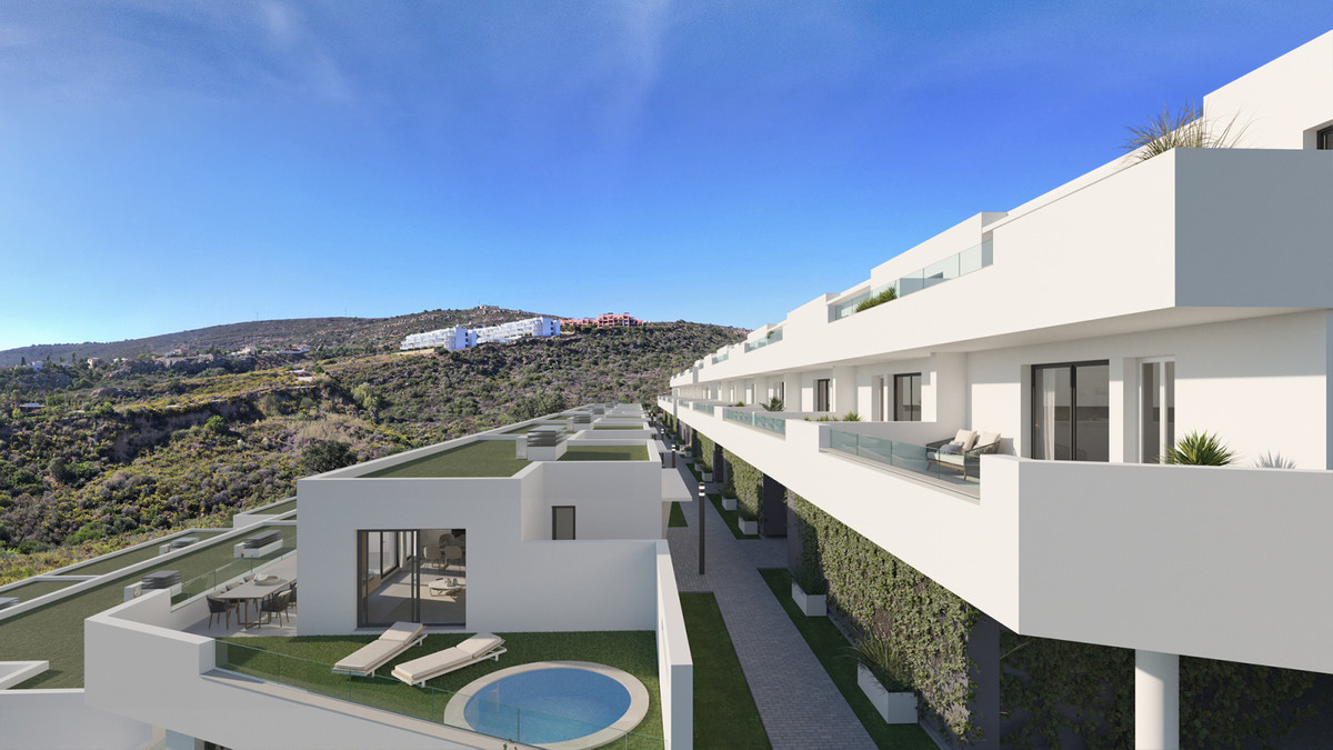 Manilva: Adosados con Vistas al Mar y Lujo Exclusivo, Descubre adosados de lujo en Manilva, Málaga, Costa del Sol. Vistas al mar, 2-4 dorm., piscina, spa y gimnasio. Desde 420.000€. Vive el sueño mediterráneo.