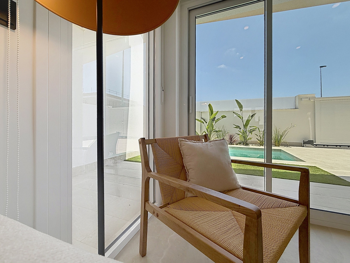 San Javier: Lujo, Diseño y Vida Mediterránea, Descubre 6 exclusivos apartamentos de lujo en San Javier, Costa Cálida. Obra nueva con 2-3 dormitorios, piscina privada o solárium. Cerca del Mar Menor y golf.