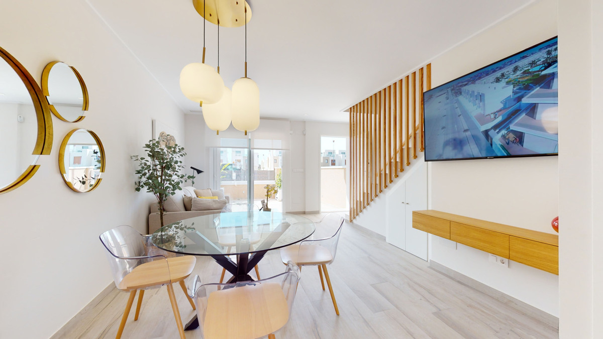Tu Refugio Mediterráneo en Pilar de la Horadada, Vive el Mediterráneo en Pilar de la Horadada, Alicante. Viviendas de 3 dorm. con piscina, jardines y cerca de la playa. Apartamentos, chalets o bungalows. Desde