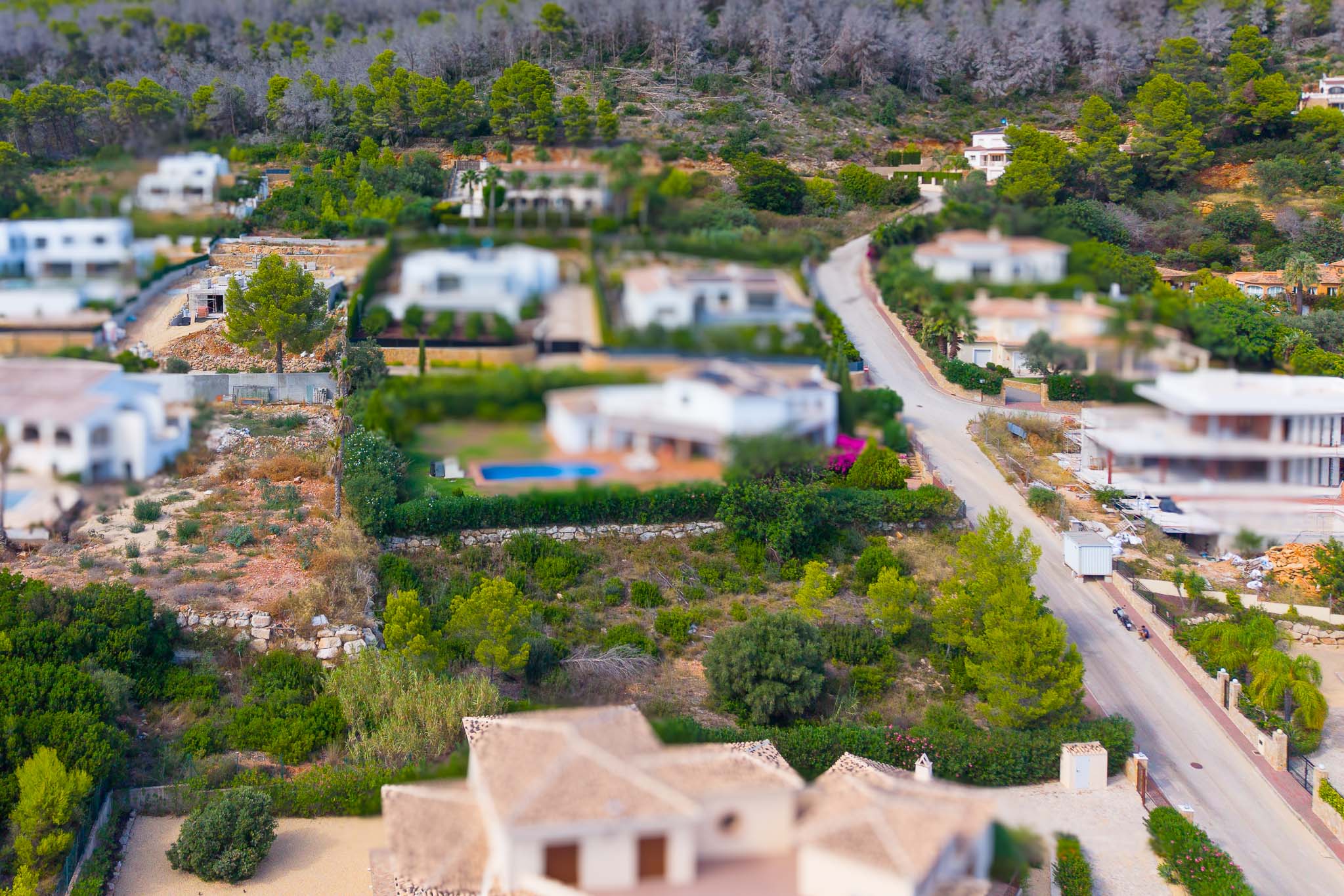 Solar Exclusivo en Jávea: Construye Tu Sueño Mediterráneo, Construye la casa de tus sueños en Jávea, Alicante. Solar exclusivo de 505.000€ en la prestigiosa Costa Blanca. Diseña tu hogar ideal cerca de playas y el vibra